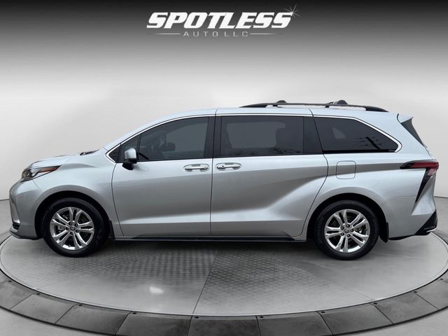 2022 Toyota Sienna XSE