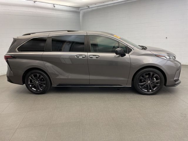 2022 Toyota Sienna XSE