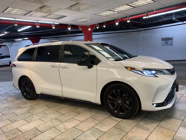 2022 Toyota Sienna XSE