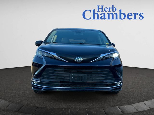 2022 Toyota Sienna XLE