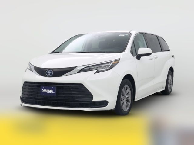 2022 Toyota Sienna LE