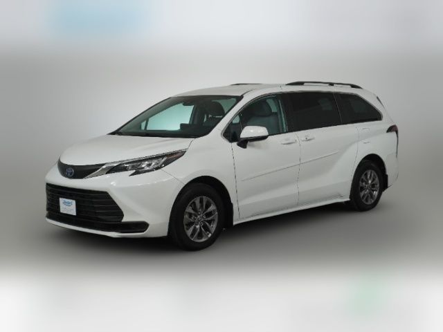 2022 Toyota Sienna LE