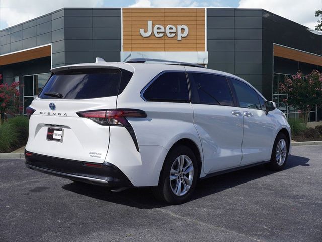 2022 Toyota Sienna Limited