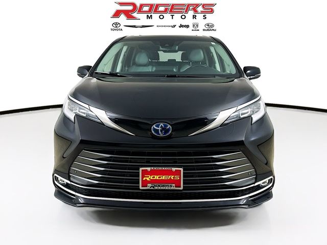 2022 Toyota Sienna Limited