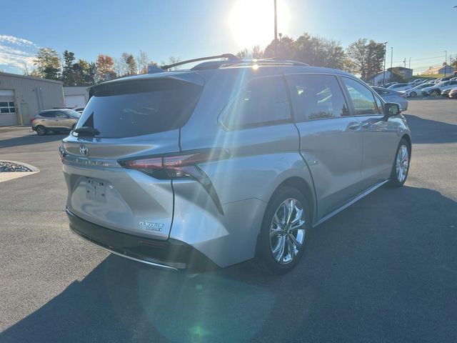 2022 Toyota Sienna Platinum