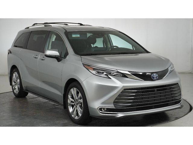 2022 Toyota Sienna Platinum