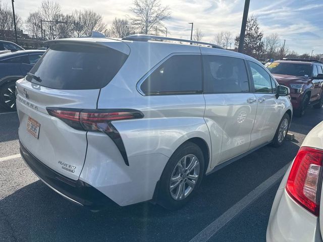 2022 Toyota Sienna Platinum