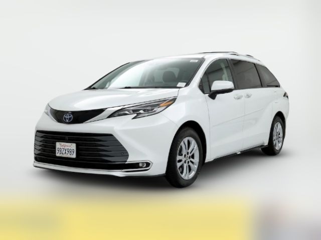 2022 Toyota Sienna Platinum