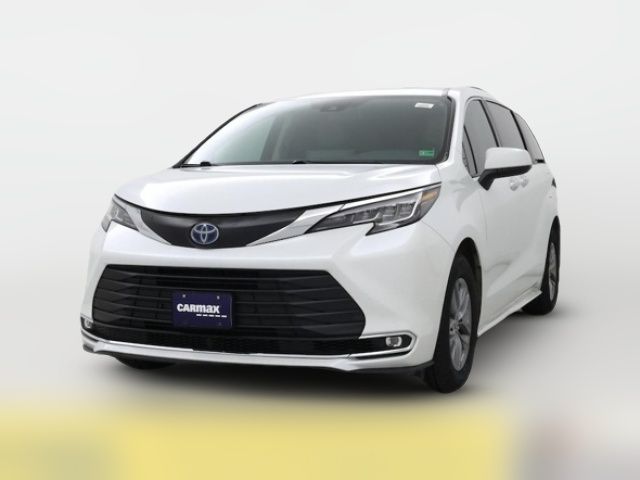 2022 Toyota Sienna XLE