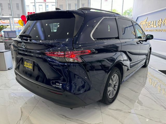 2022 Toyota Sienna XLE