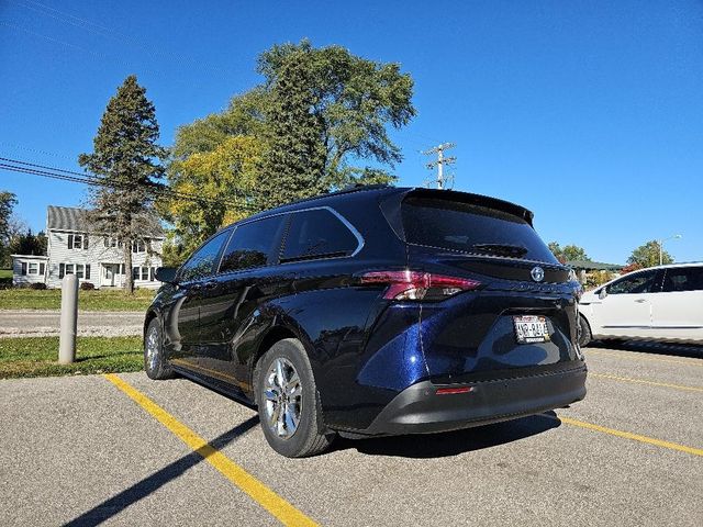 2022 Toyota Sienna XLE