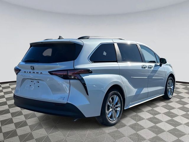 2022 Toyota Sienna XLE