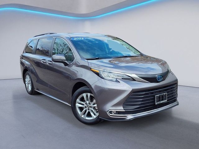 2022 Toyota Sienna XLE