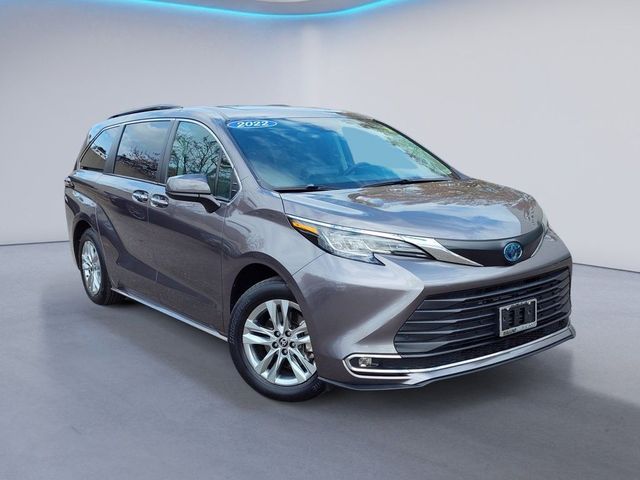 2022 Toyota Sienna XLE