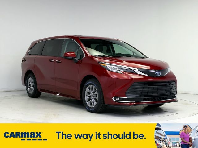 2022 Toyota Sienna XLE