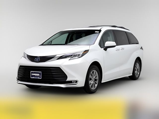 2022 Toyota Sienna XLE