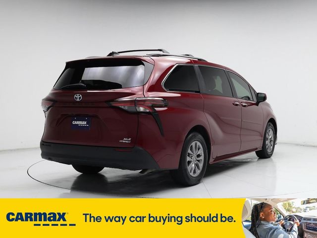 2022 Toyota Sienna XLE
