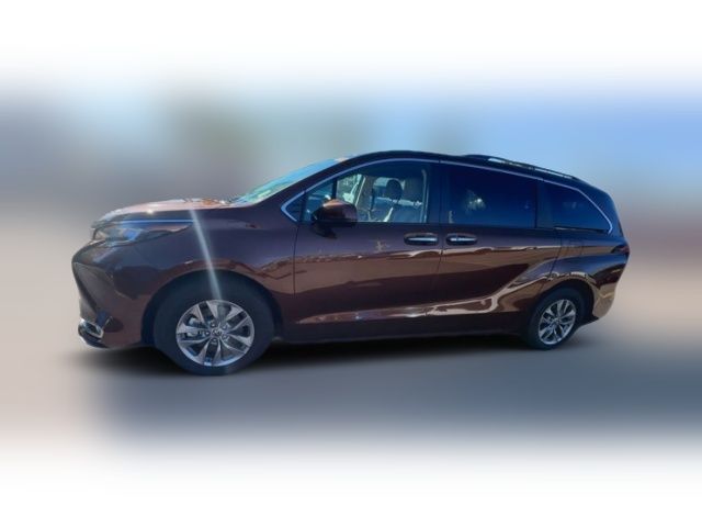 2022 Toyota Sienna XLE