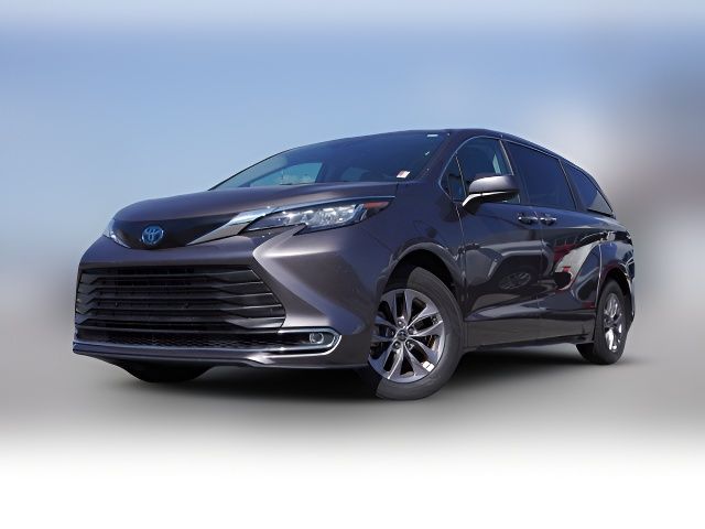 2022 Toyota Sienna XLE