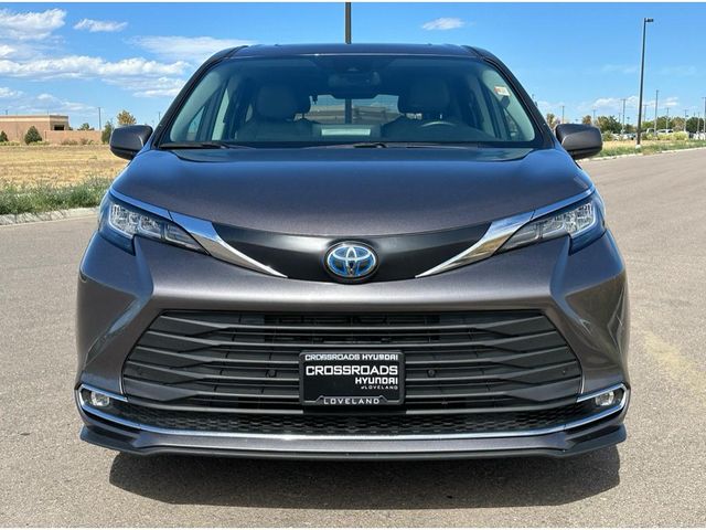 2022 Toyota Sienna XLE