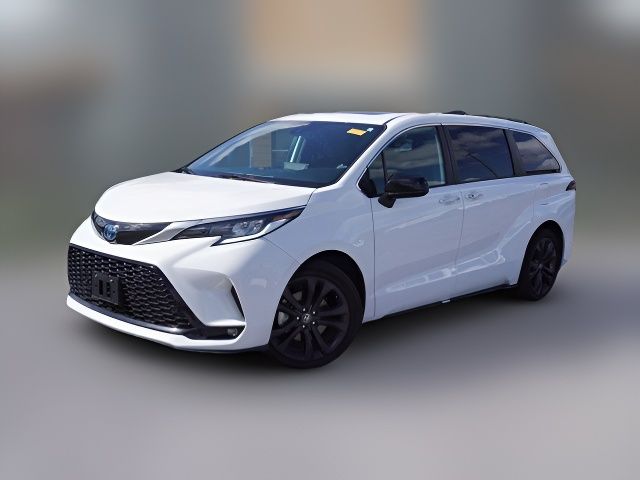 2022 Toyota Sienna XSE