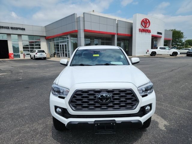 2022 Toyota Tacoma SR