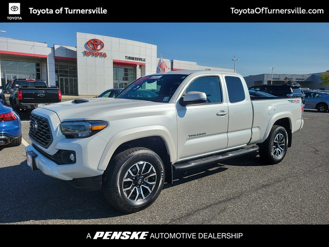 2022 Toyota Tacoma SR