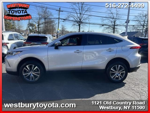 2022 Toyota Venza LE