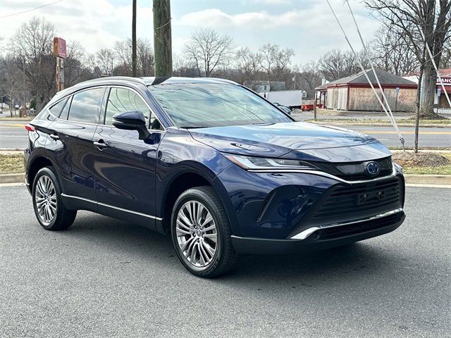2022 Toyota Venza XLE