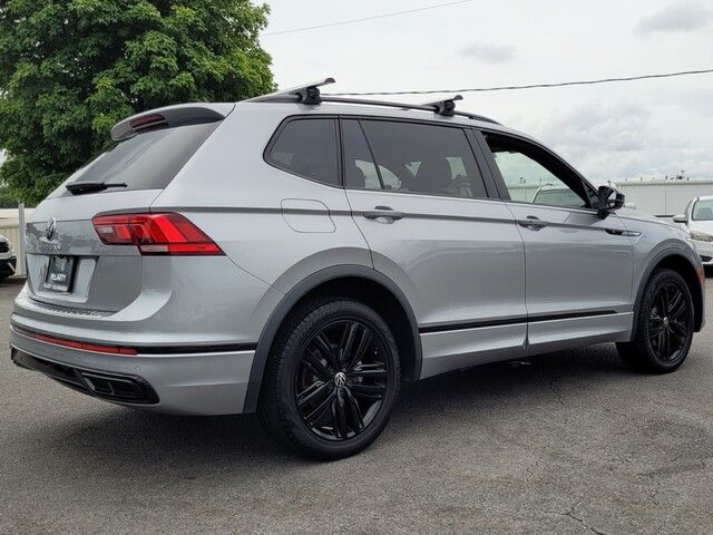 2022 Volkswagen Tiguan SE R-Line Black