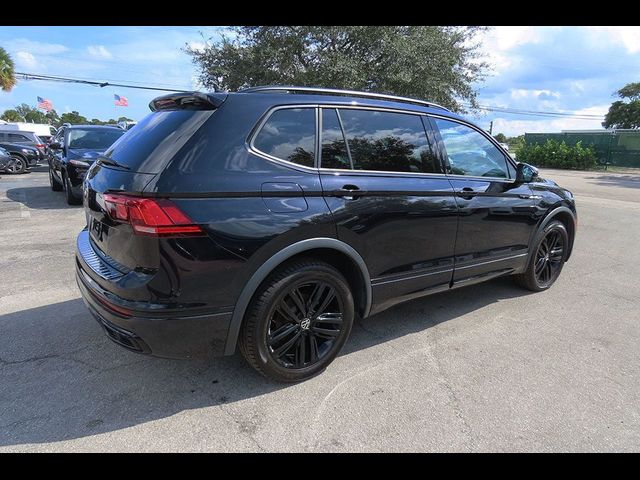 2022 Volkswagen Tiguan SE R-Line Black