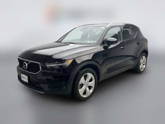 2022 Volvo XC40 Momentum