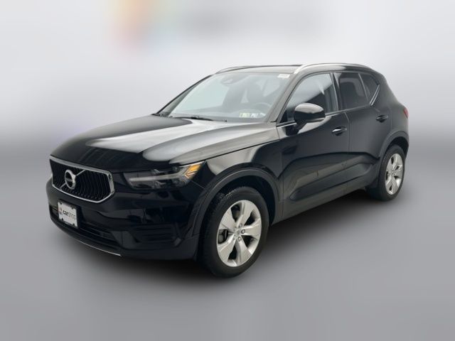 2022 Volvo XC40 Momentum