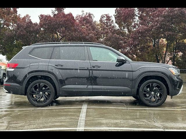 2022 Volkswagen Atlas 3.6L V6 SE Technology