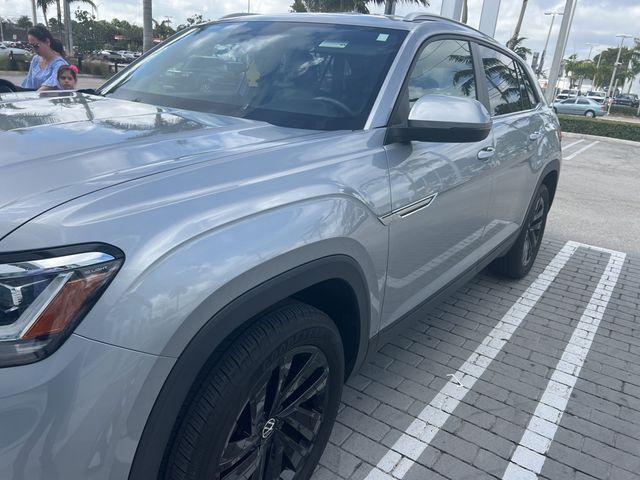 2022 Volkswagen Atlas Cross Sport 2.0T SE Technology