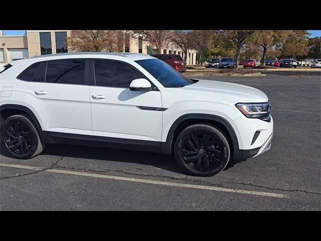 2022 Volkswagen Atlas Cross Sport 2.0T SE Technology