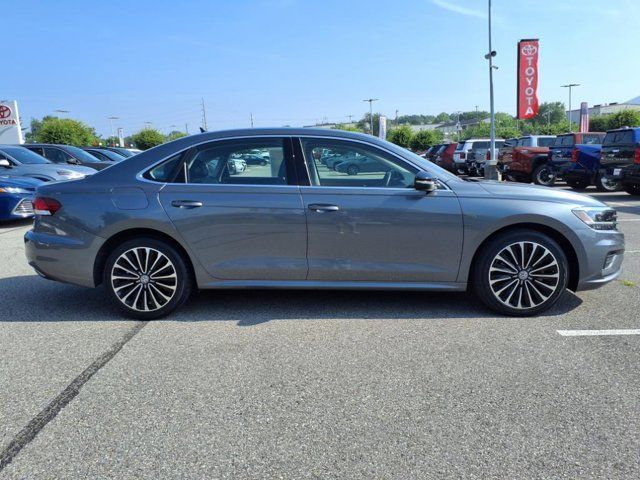 2022 Volkswagen Passat 2.0T Limited Edition