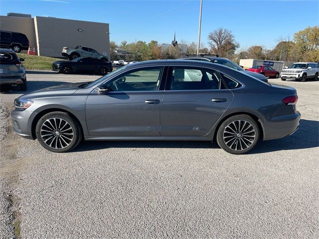 2022 Volkswagen Passat 2.0T Limited Edition