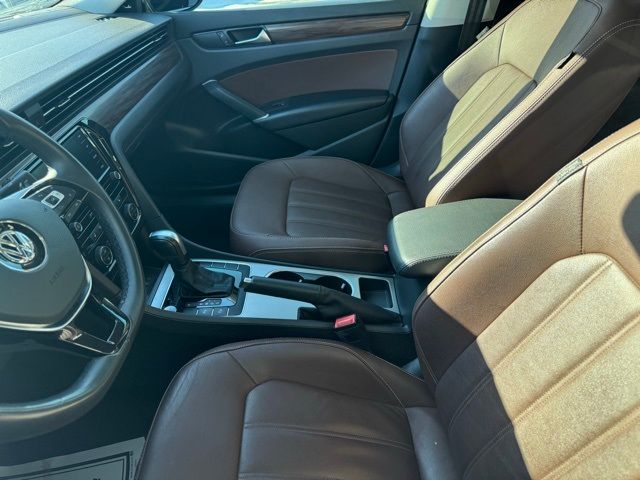 2022 Volkswagen Passat 2.0T Limited Edition