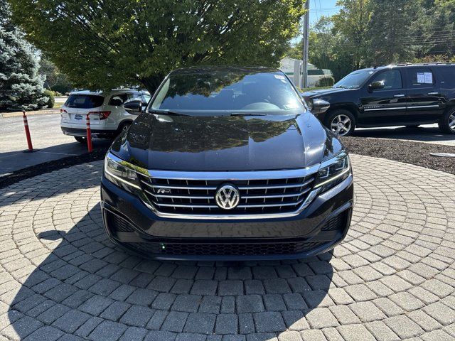 2022 Volkswagen Passat 2.0T R-Line