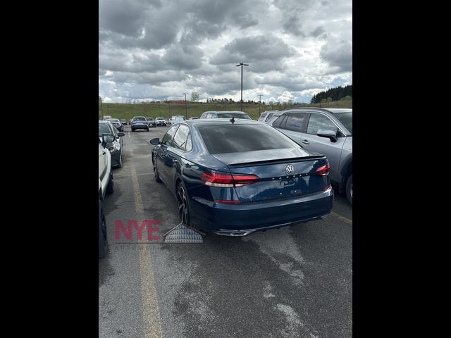 2022 Volkswagen Passat 2.0T R-Line