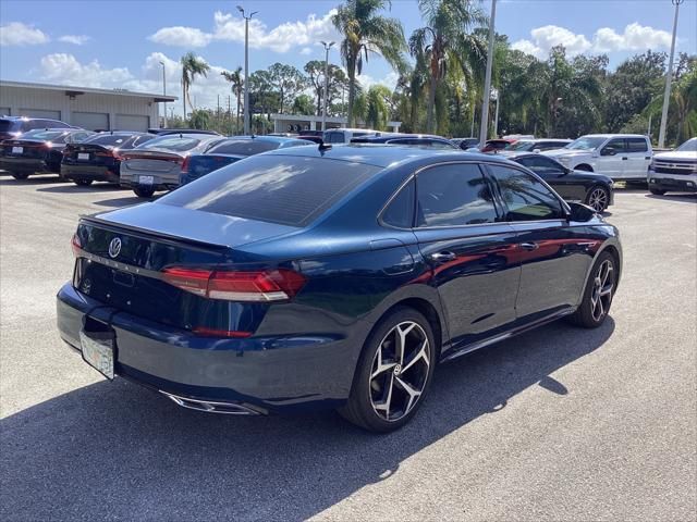 2022 Volkswagen Passat 2.0T R-Line