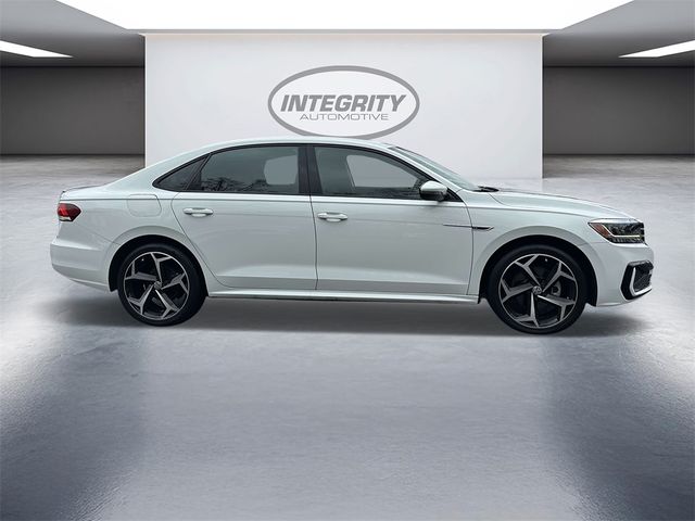 2022 Volkswagen Passat 2.0T R-Line