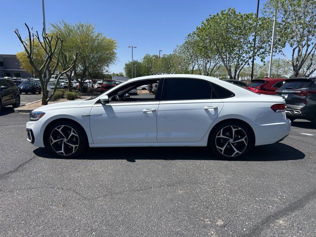 2022 Volkswagen Passat 2.0T R-Line