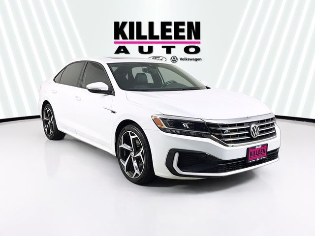 2022 Volkswagen Passat 2.0T R-Line