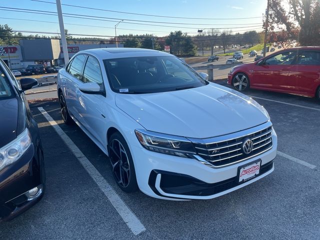 2022 Volkswagen Passat 2.0T R-Line