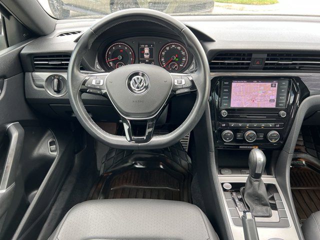 2022 Volkswagen Passat 2.0T R-Line