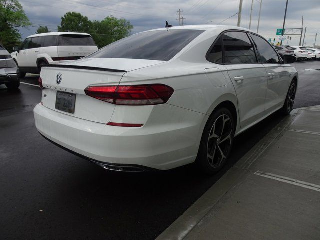 2022 Volkswagen Passat 2.0T R-Line