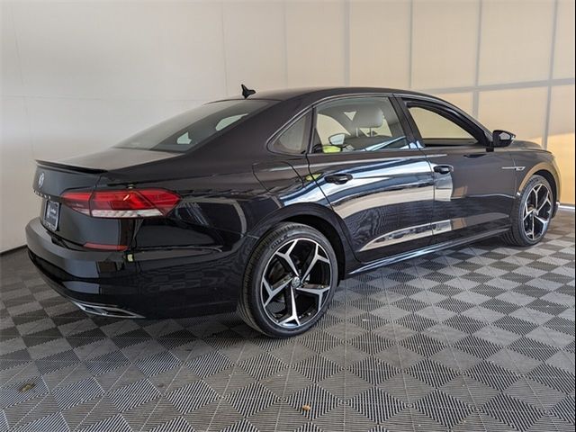 2022 Volkswagen Passat 2.0T R-Line