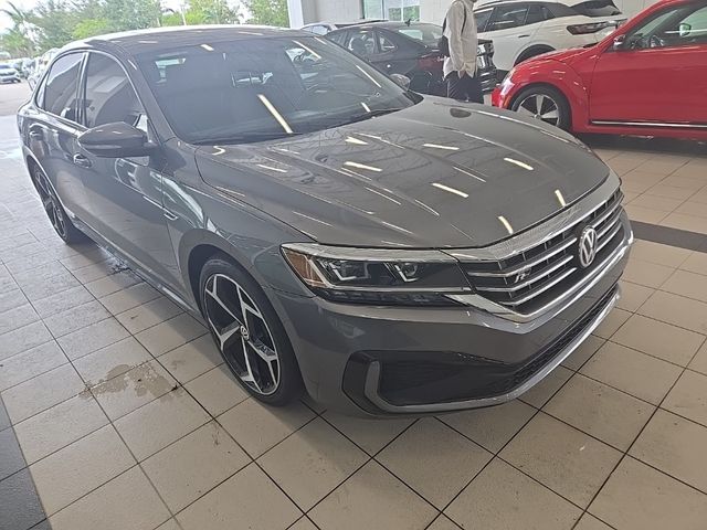 2022 Volkswagen Passat 2.0T R-Line